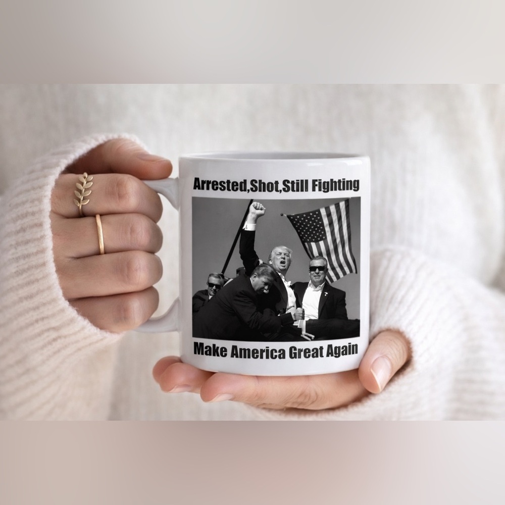 Trump mug, black‎ and white NWT